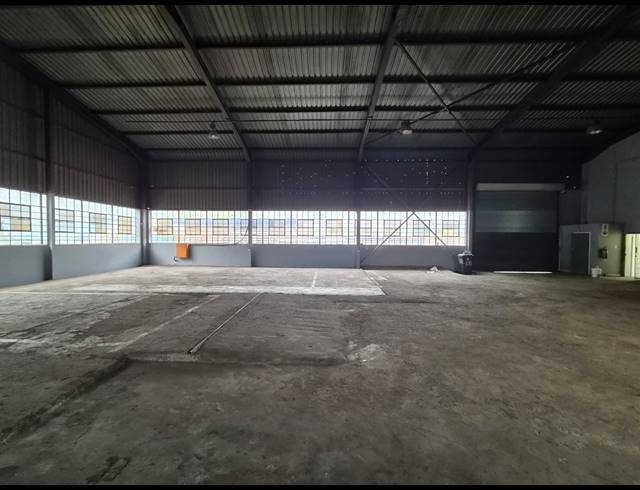 650M² WAREHOUSE TO LET IN WADEVILLE